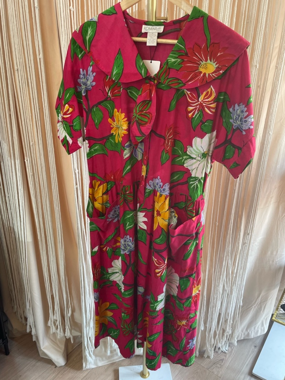Vintage bright pink dress w/  floral print & Peter Pan collar & front pockets - Picture 8 of 9